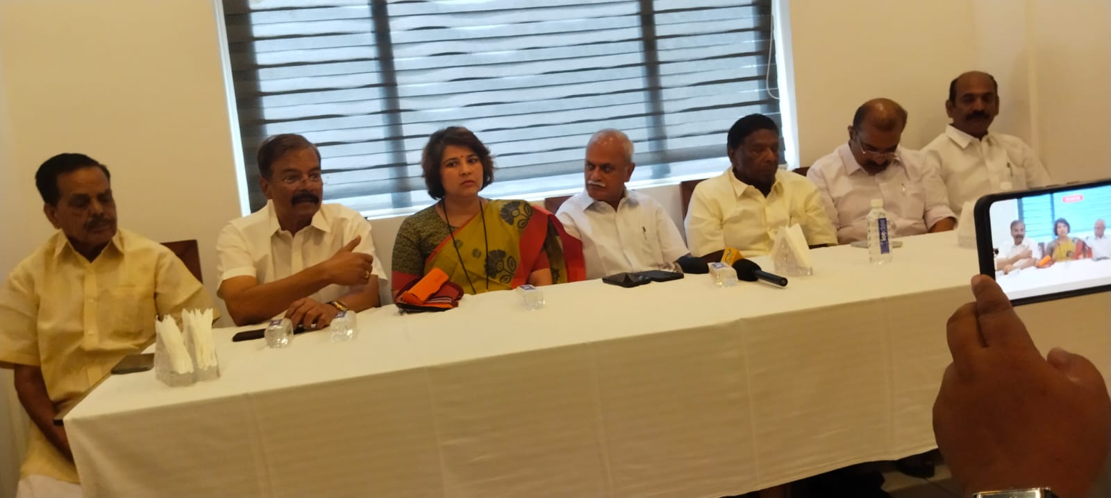 *മാഹിയിൽ നടന്ന പത്രസമ്മേളനത്തിൽ പുതുചേരി സർക്കാരിനെതിരെ ഗുരുതര ആരോപണങ്ങൾ*