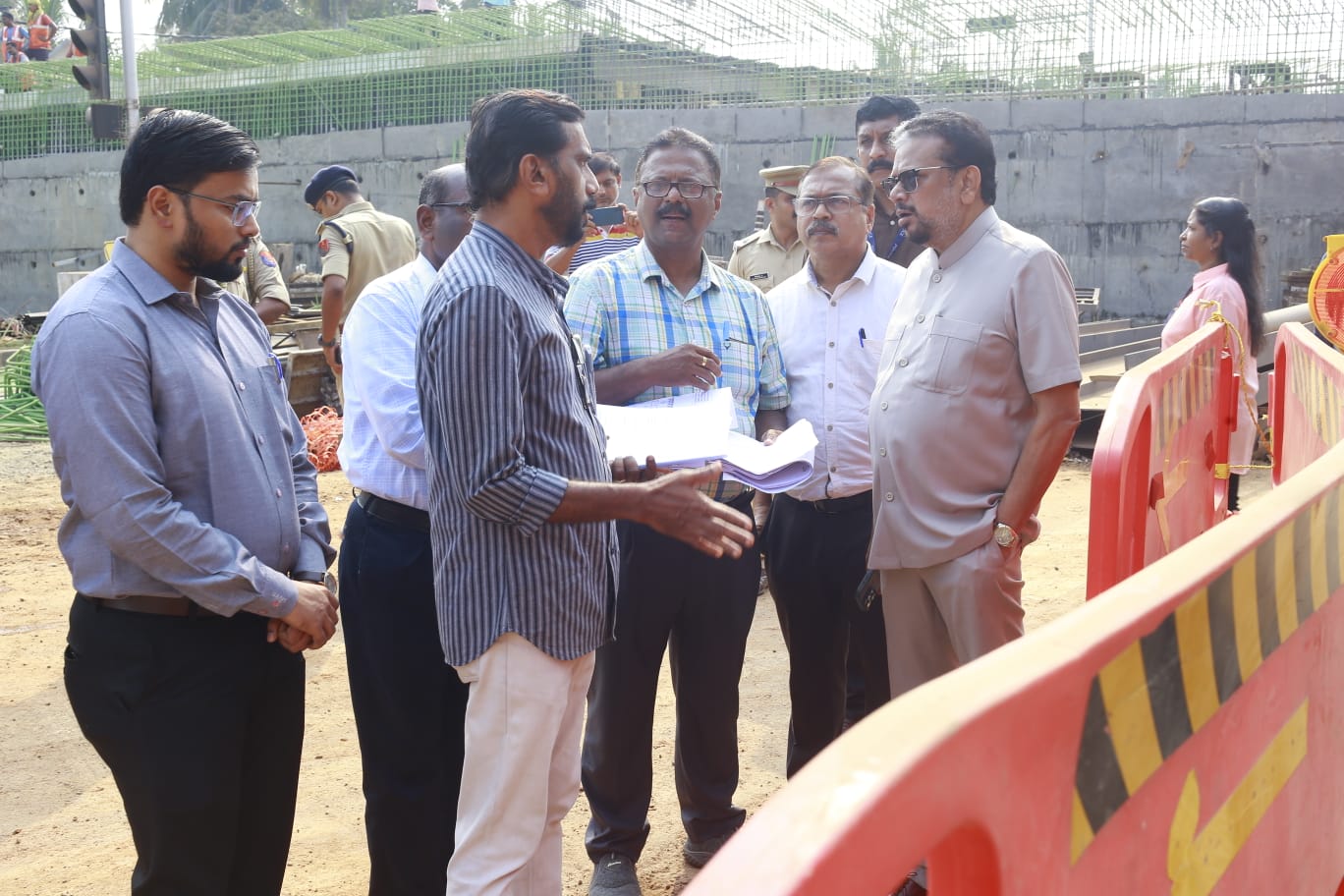 മാഹി ബൈപാസ് അണ്ടർപാസ് നിർമാണം ഗവർണർ സന്ദർശിച്ചു