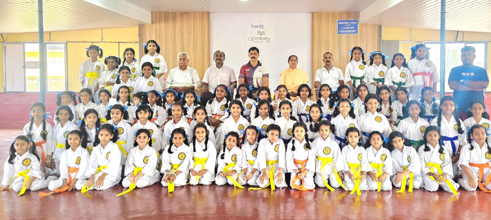 *കരാത്തെ - ബെൽറ്റ് , സർട്ടിഫിക്കറ്റ് വിതരണവും കുട്ടികൾക്ക് ബോധവൽ   ക്കരണവും നടത്തി*