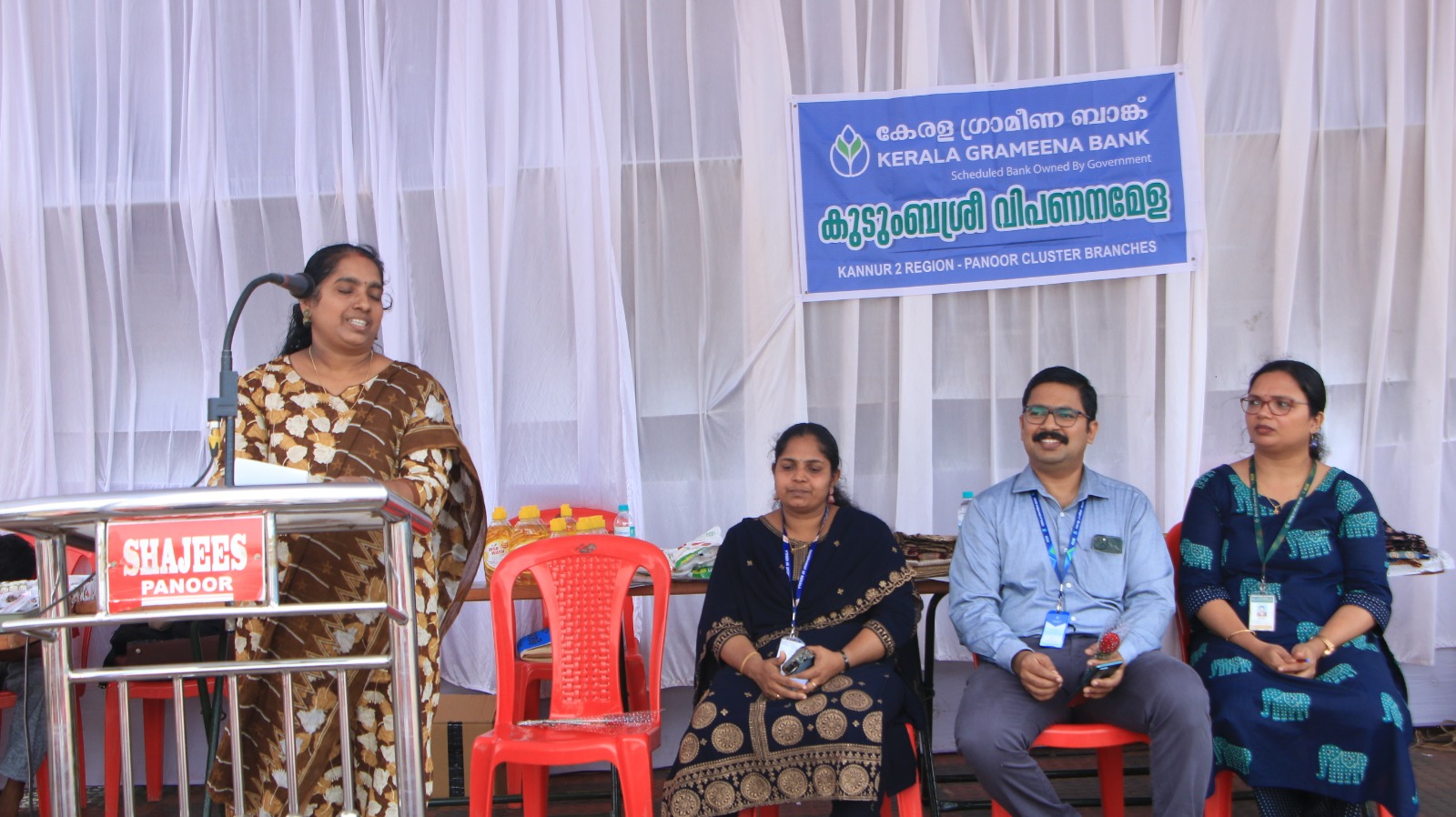 *കേരള ഗ്രാമീൺ ബാങ്ക് സംഘടിപ്പിക്കുന്ന കുടുംബശ്രീ വിപണനമേളക്ക് പാനൂർ ബസ്സ്റ്റാൻ്റിൽ തുടക്കമായി.*