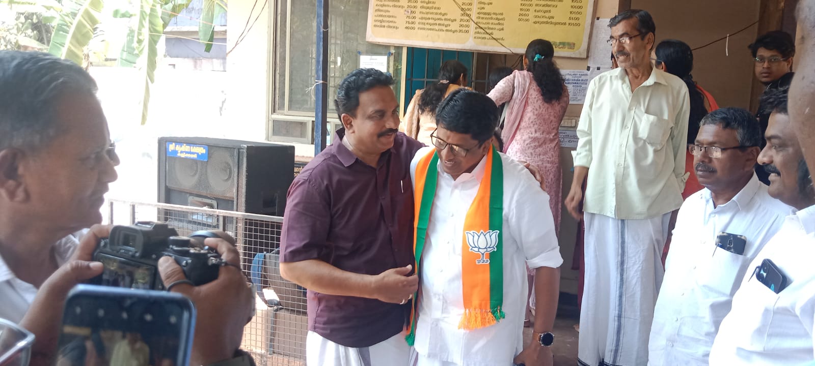 സ്ഥാനാർത്ഥികൾ കണ്ടുമുട്ടിയപ്പോൾ