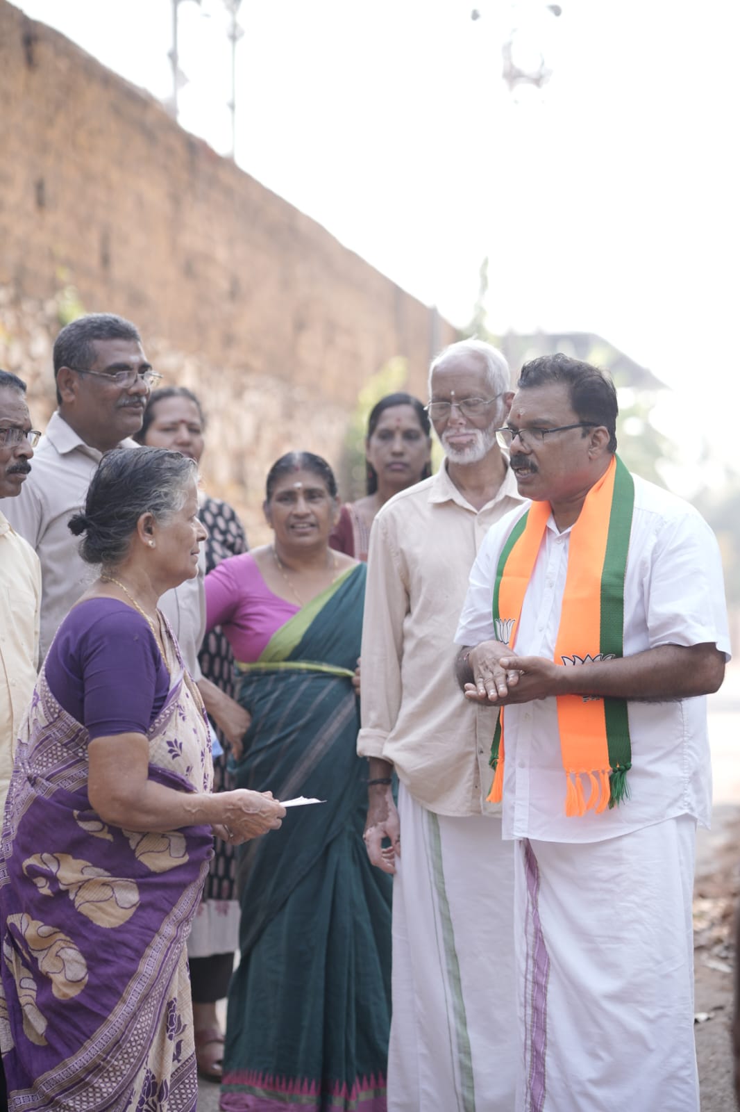 മാഹിമണ്ഡലം എൻഡിഎ സ്ഥാനാർത്ഥി എ ദിനേശൻ ചാലക്കരയിൽ പര്യടനം നടത്തി