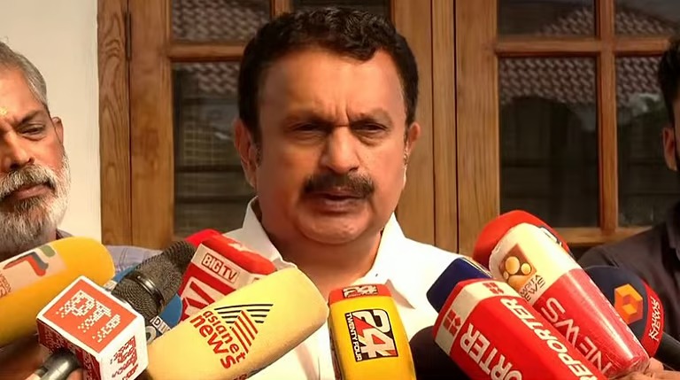 നാലുവോട്ടിന് വേണ്ടി എംവി ഗോവിന്ദന്‍ എടുത്തുചാടി'; മൊണാലിസയുടെ വിവാഹത്തില്‍ അന്വേഷണം വേണമെന്ന് കെ മുരളീധരന്‍