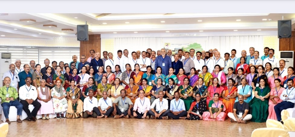 സ്നേഹസംഗമം ; മധുരം ദീപ്തം , സൗഹൃദ സ്മരണകളാൽ ധന്യം