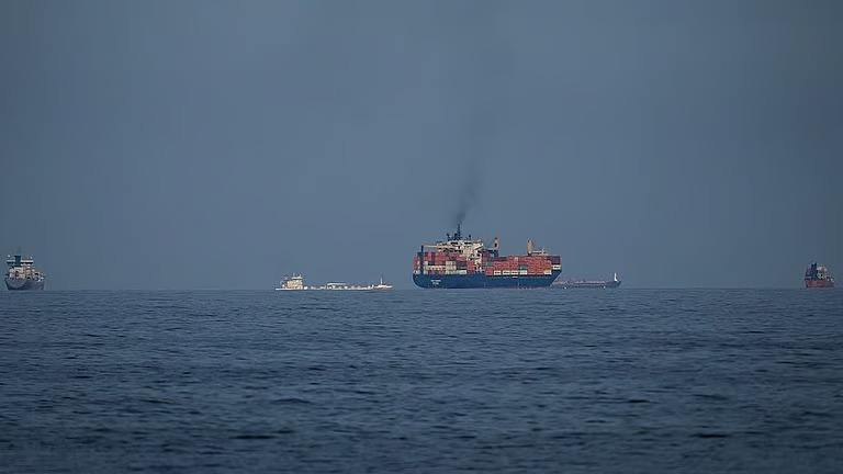 ഹോര്‍മൂസ് സ്വതന്ത്രമാകണമെന്ന് ഇന്ത്യ; കുടുങ്ങിക്കിടക്കുന്നത് 15 ഇന്ത്യന്‍ കപ്പലുകളെന്ന് കേന്ദ്രം