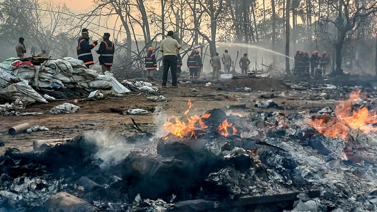 വെടിക്കെട്ട് പുരയിലുണ്ടായ അപകടം; മരണസംഖ്യ 14 ആയി, മജിസ്റ്റീരിയല്‍ അന്വേഷണത്തിന് ഉത്തരവിട്ട് കലക്ടര്‍