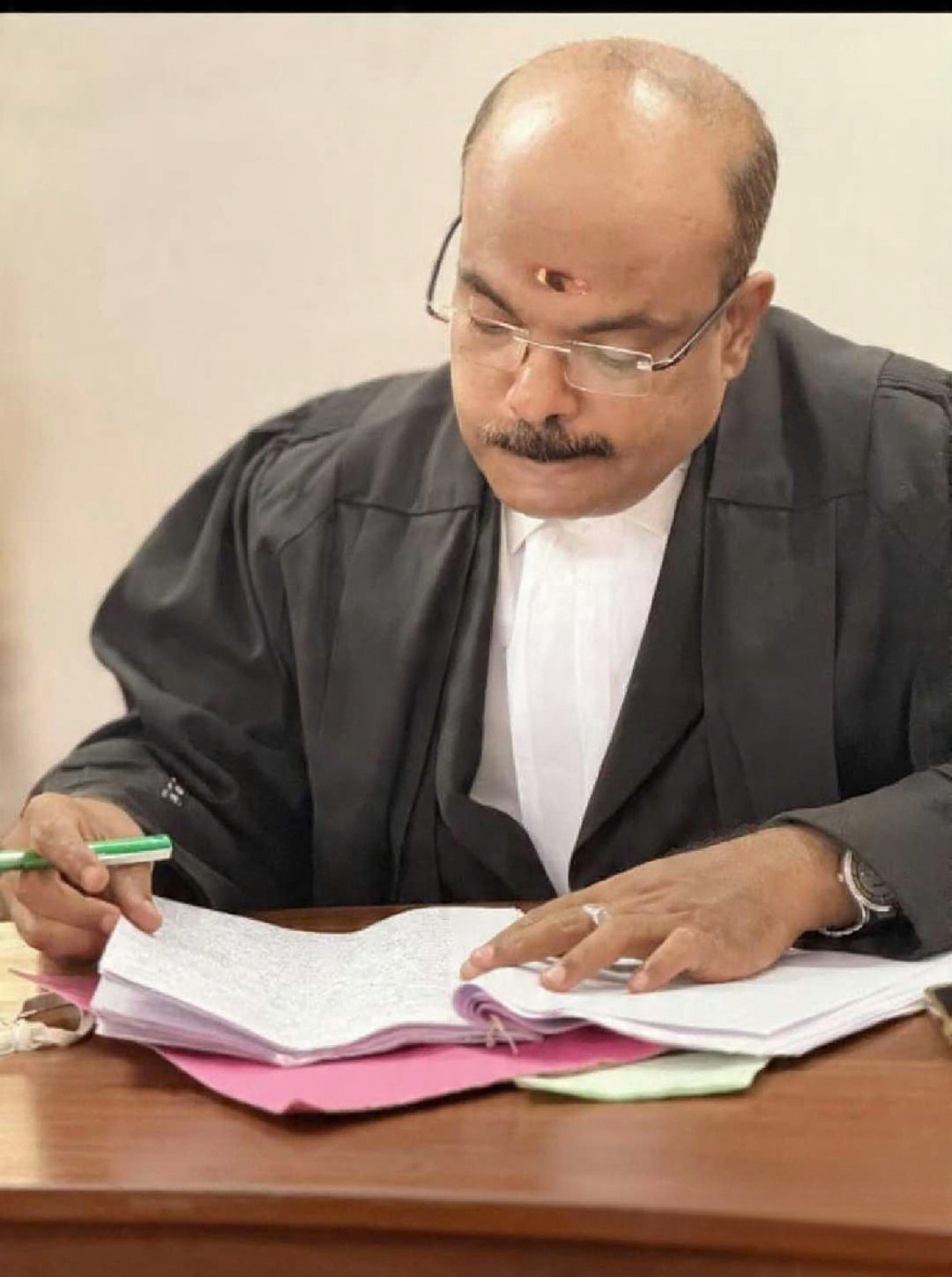 അഡ്വ: ബിജേഷ് ചന്ദ്രൻ പാലയത്ത് നിര്യാതനായി