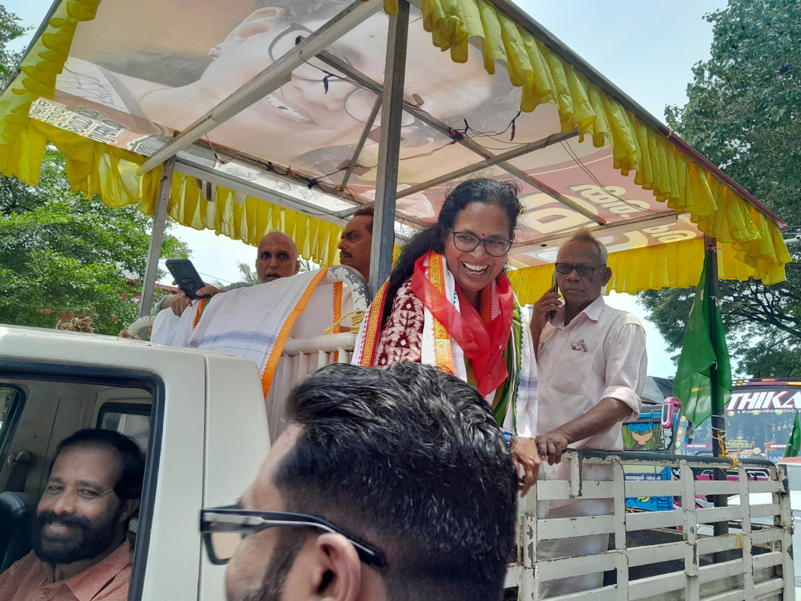 അഴിയൂരിൽ കെ.കെ.രമയുടെ നന്ദി പ്രകടന യാത്രക്ക് തുടക്കം
