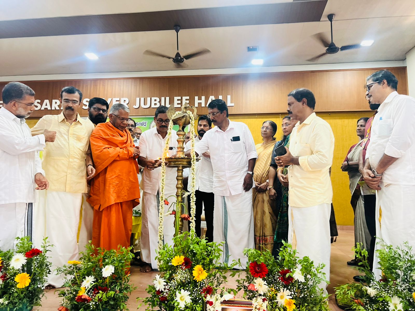 മനസ്സിലെ മാലിന്യങ്ങളകറ്റാൻ പ്രാർത്ഥനക്ക് കഴിയും: സ്വാമി ശുഭാംഗാനന്ദ