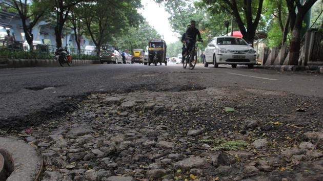 ദേശീയപാത നിർമ്മാണം ഇഴയുന്നെന്ന് പരാതി; ഉപകരാറെടുത്ത വാഗാഡ് കമ്പനിയെ മാറ്റി. അഴിയൂർ - വെങ്ങളം റീച്ചിന്റെ ചുമതല പുതിയ കമ്പനികൾക്ക്.