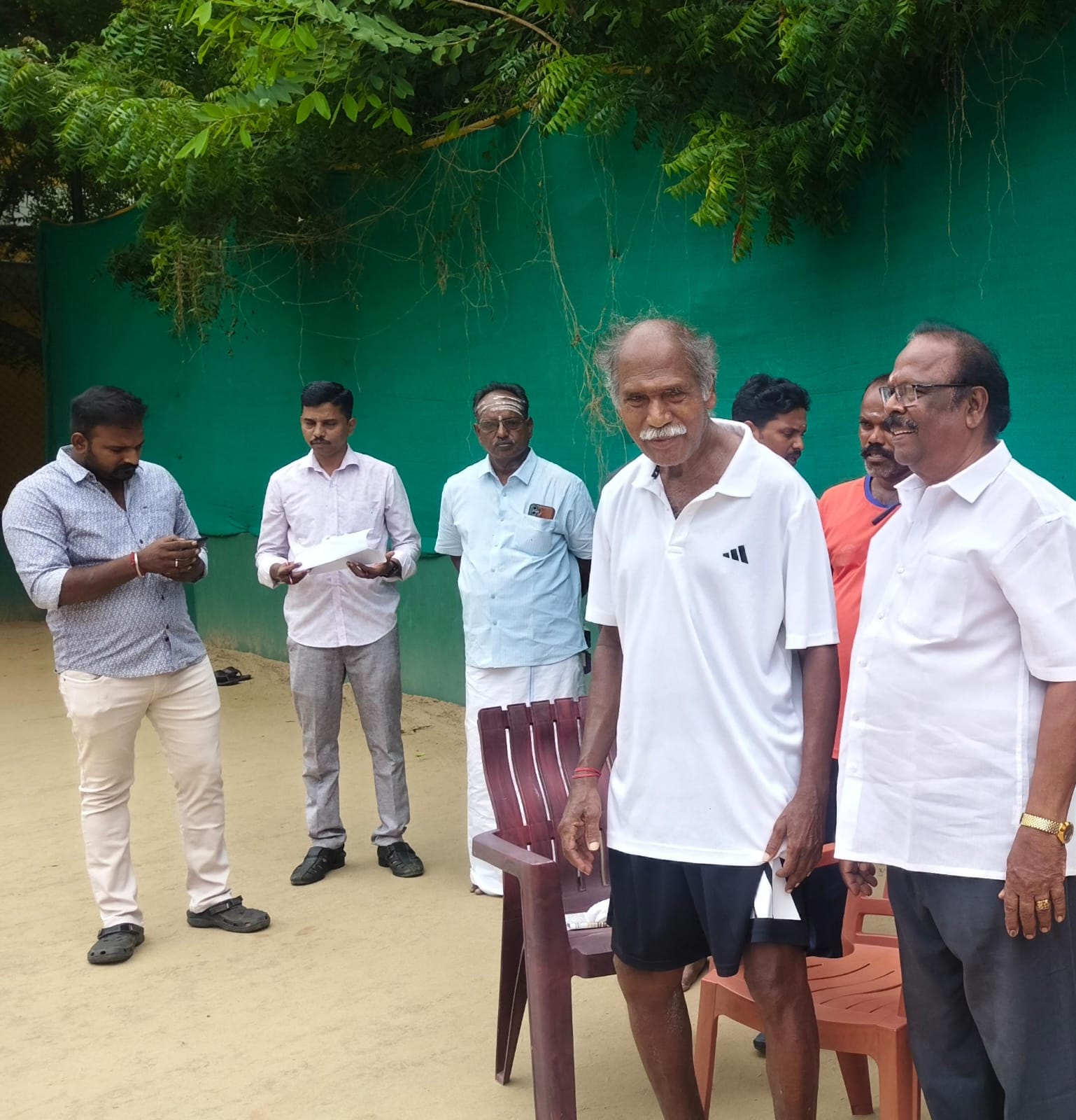 സൈക്കിളിൽ സഞ്ചരിക്കുന്ന മുഖ്യമന്ത്രിയും, ആയിരങ്ങൾക്ക് അന്നദാനം നടത്തുന്ന നേതാവും —  രാജ്യത്ത് വേറിട്ട മുഖമായി N. രംഗസ്വാമി