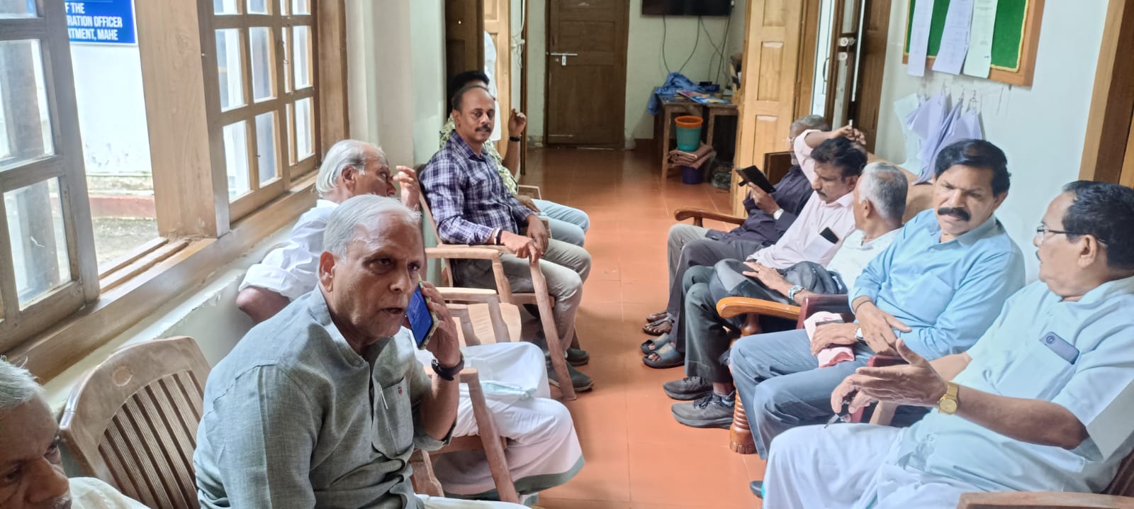 റീജിനൽ അഡ്മിനിസ്ട്രേറ്റർ വിളിച്ചുചേർത്ത  യോഗം റസിഡൻസ് അസോസിയേഷനുകൾ ബഹിഷ്കരിച്ചു
