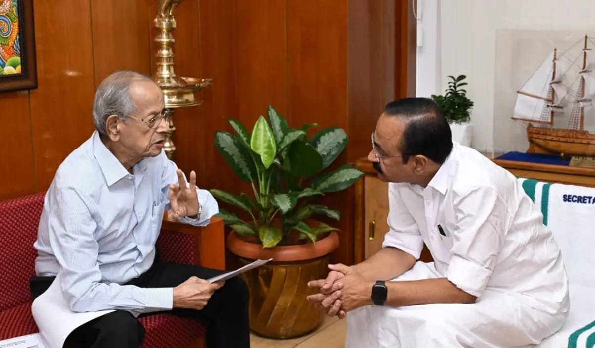 അതിവേഗ റെയില്‍ പാത: മൂന്നേ കാല്‍ മണിക്കൂറില്‍ കണ്ണൂരില്‍ എത്താം; കരട് റിപ്പോര്‍ട്ട് കൈമാറി; തീരുമാനം രണ്ടാഴ്ചയ്ക്കുളളില്‍
