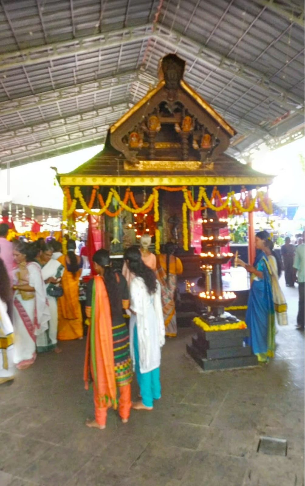 മാങ്ങോട്ടും കാവിൽ കാർത്തിക വിളക്ക്