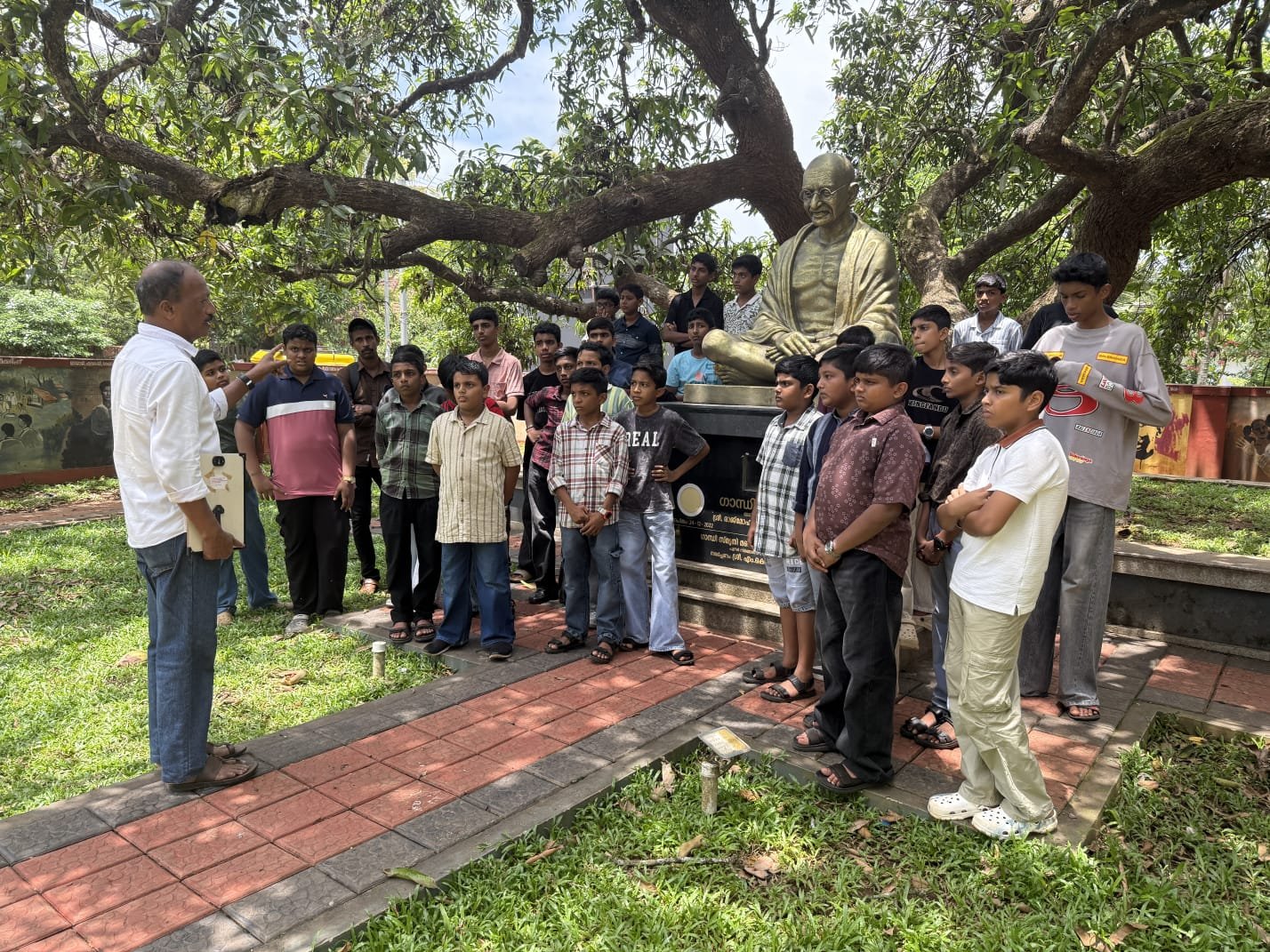 വായനദിന കൂട്ടായ്മകൾക്ക് പുതുമാനം നൽകി സെൻ്റ് മൈക്കിൾസ് വിദ്യാരംഗം കലാസാഹിത്യ വേദി.