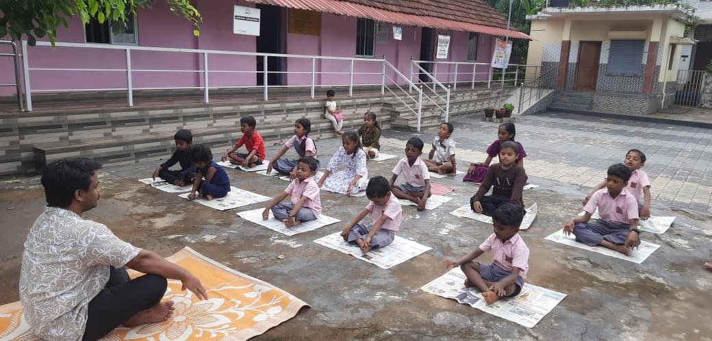 നീർവേലി എൽ.പി സ്കൂളിൽ അന്താരാഷ്ട്ര യോഗ ദിനം ആചരിച്ചു.