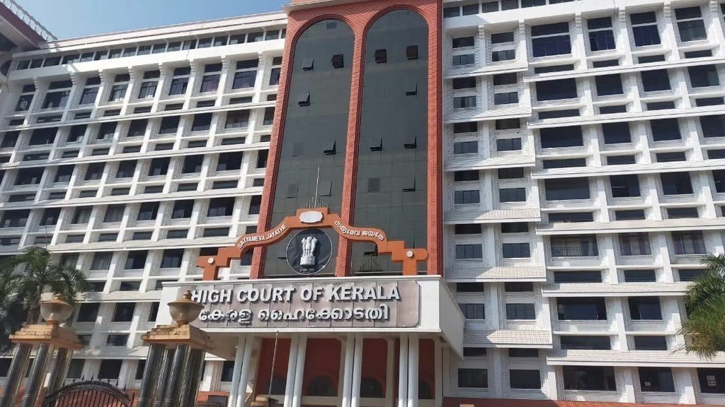 ബിജെപിക്ക് കനത്ത തിരിച്ചടി; തിരുവനന്തപുരം കോര്‍പ്പറേഷനിലെ 20 കൗണ്‍സിലര്‍മാരുടെ സത്യപ്രതിജ്ഞ അസാധുവെന്ന് ഹൈക്കോടതി