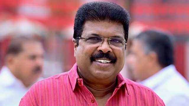 വഴി തടഞ്ഞ് പ്രകടനം; മുന്‍ എംഎല്‍എയ്ക്ക് കോടതി പിരിയും വരെ നില്‍പും 1600 രൂപ പിഴയും ശിക്ഷ