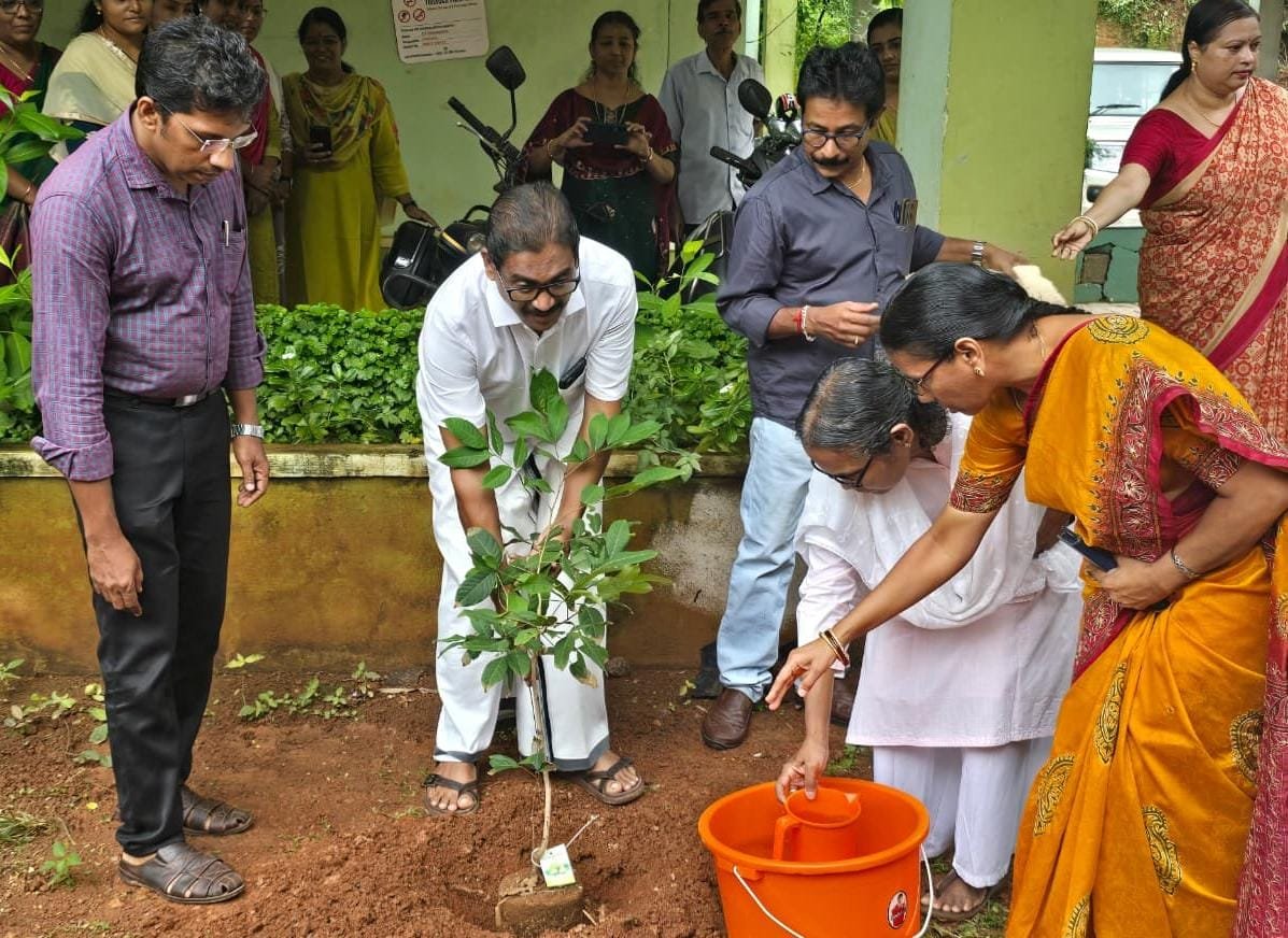 *വന മഹോത്സവം നടത്തി*
