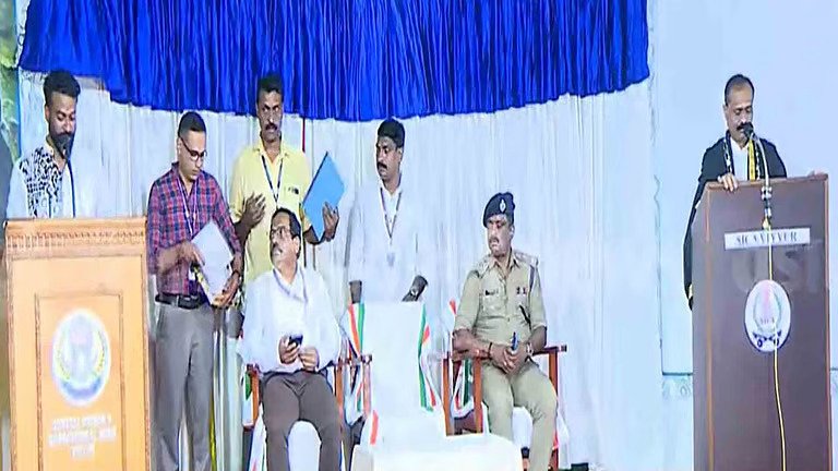 ജയിലിൽ നിന്ന് സത്യപ്രതിജ്ഞ, ചരിത്രം കുറിച്ച് സു​ഗതൻ; സംസ്ഥാനത്ത് ആദ്യം