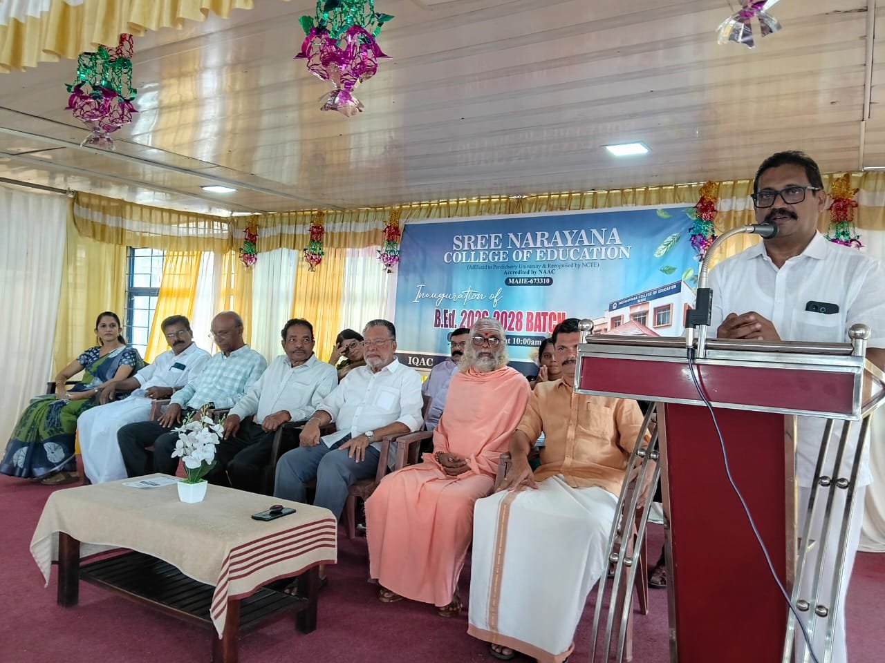 അദ്ധ്യാപകർ സമൂഹത്തിന്റെയും വഴികാട്ടികളാവണം: അഡ്വ. അശോക് കുമാർ