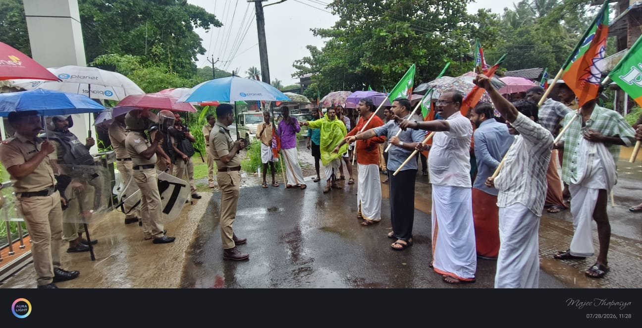*ഗ്രാമസഭ വിവാദം: ന്യൂ മാഹിയിൽ ബി.ജെ.പി പ്രതിഷേധ പ്രകടനവും പൊതുയോഗവും*