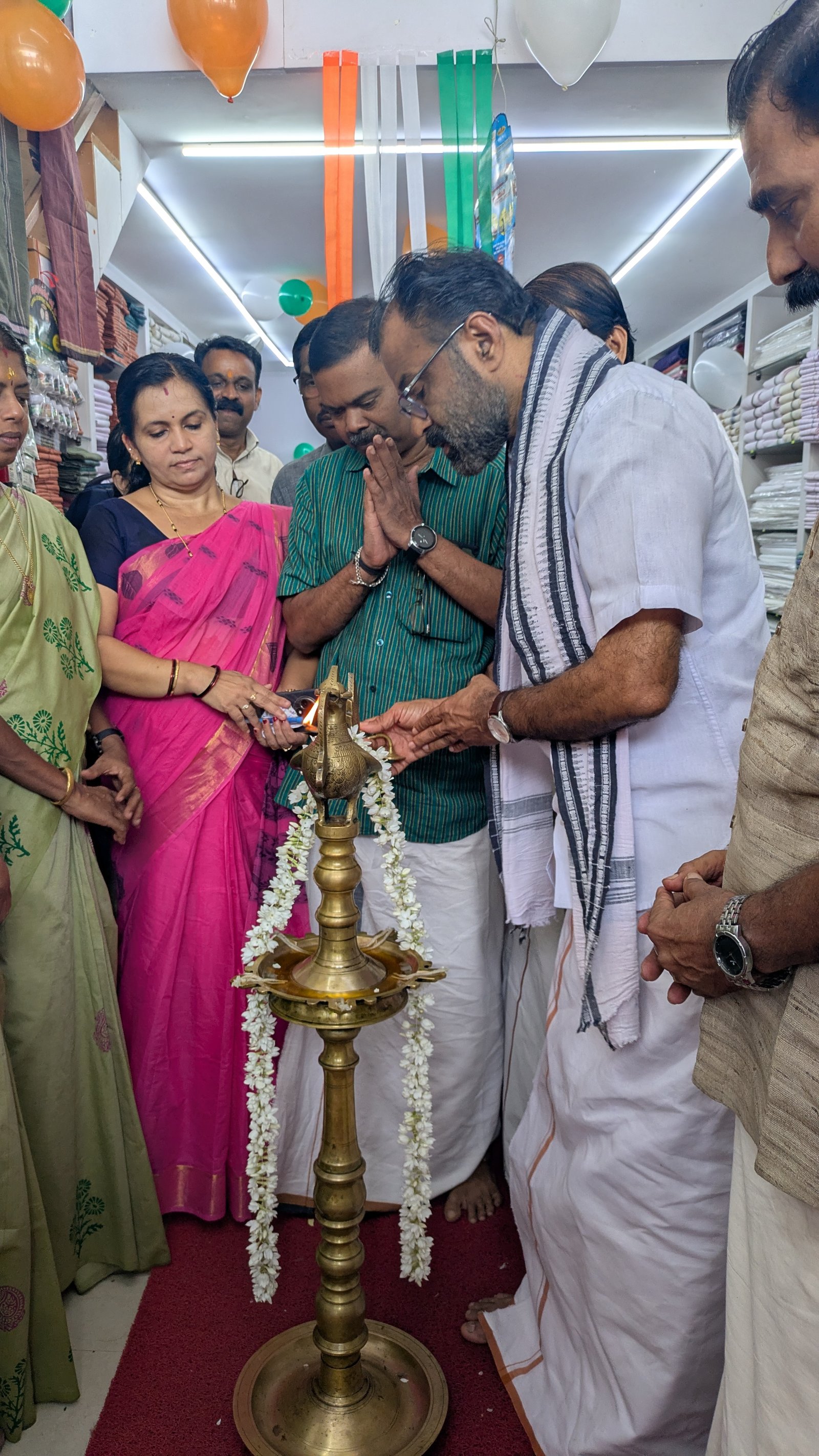 ഓണം ഖാദി മേളയ്ക്ക് തുടക്കമായി