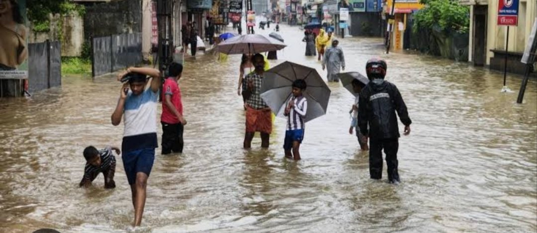 ഇന്നും മഴ കനക്കും; എല്ലാ ജില്ലകളിലും യെല്ലോ അലര്‍ട്ട്, പത്തനംതിട്ടയില്‍ അതീവ ജാഗ്രത, മൂഴിയാര്‍‌ ഡാം തുറക്കും