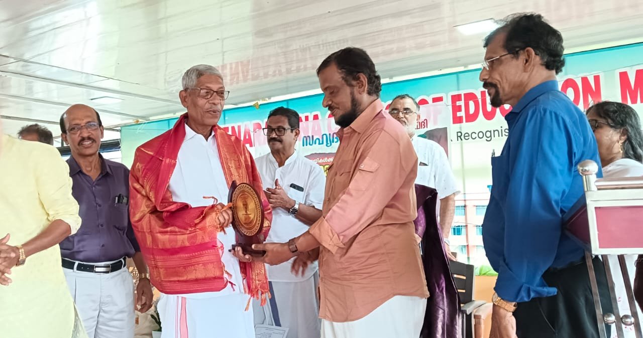 അംഗീകാരവും ആദരവും നൽകേണ്ടത് മരണാനന്തരമല്ല -വി.ആർ.സുധീഷ്