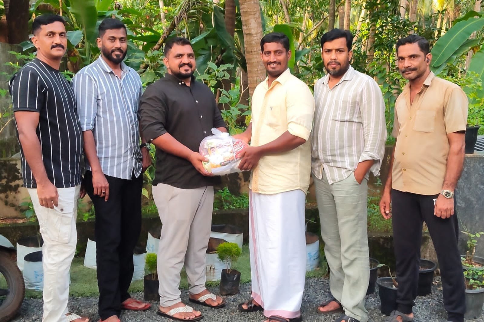 *ഓണാഘോഷത്തിന്റെ സന്തോഷം പങ്കുവെച്ച് ഓണക്കിറ്റ് വിതരണം*