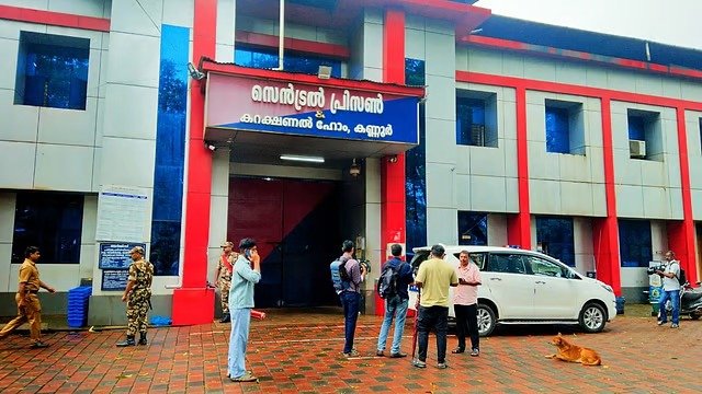 കണ്ണൂർ സെൻട്രൽ ജയിലിൽ കാപ്പ തടവുകാർ തമ്മിൽ ഏറ്റുമുട്ടി; ഒരാൾക്ക് കുത്തേറ്റു