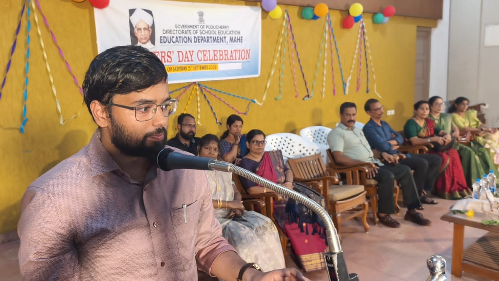 *അറിവിന്റെ വെളിച്ചം പകർന്ന ഗുരുക്കന്മാർക്ക് ആദരം; മാഹിയിൽ അധ്യാപക ദിനാചരണം*