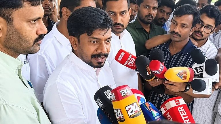 'യൂണിവേഴ്സിറ്റി കോളജിൽ തൂഫാൻ റെയ്ഡ് നടത്തണം; അവിടെ നടക്കുന്നത് ഗുണ്ടായിസം': മന്ത്രി ഒ ജെ ജനീഷ്