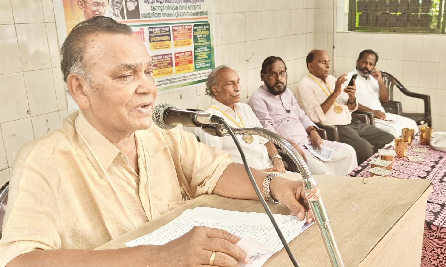 ഒളിച്ച് വെക്കലല്ല ജനാധിപത്യം; തുറന്ന് പറച്ചിലാണ്.   -ഡോ.ആർസു