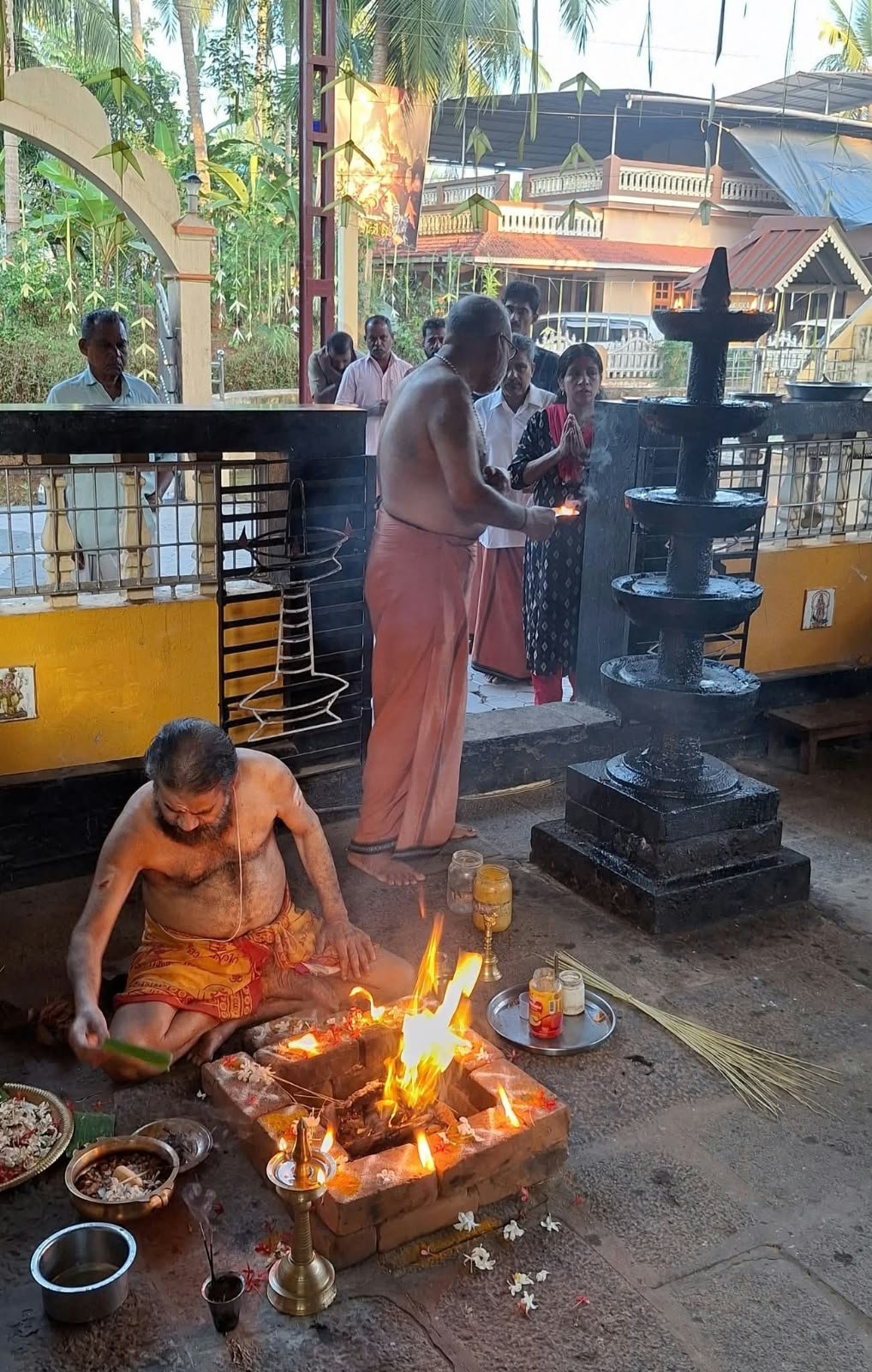 കന്നി ആയില്യത്തിന് കാഞ്ഞിരമുള്ളപറമ്പിൽ ഭക്തജനസാഗരം