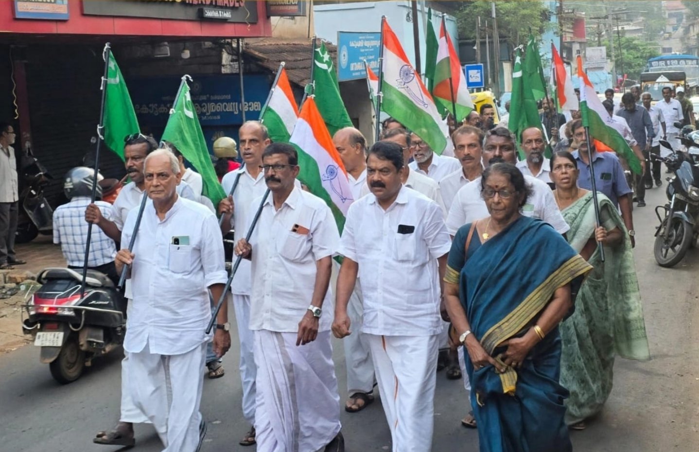 *പോലിസ് നരനായാട്ടിൽ പ്രതിഷേധവും കരിദിനവും ആചരിച്ചു*