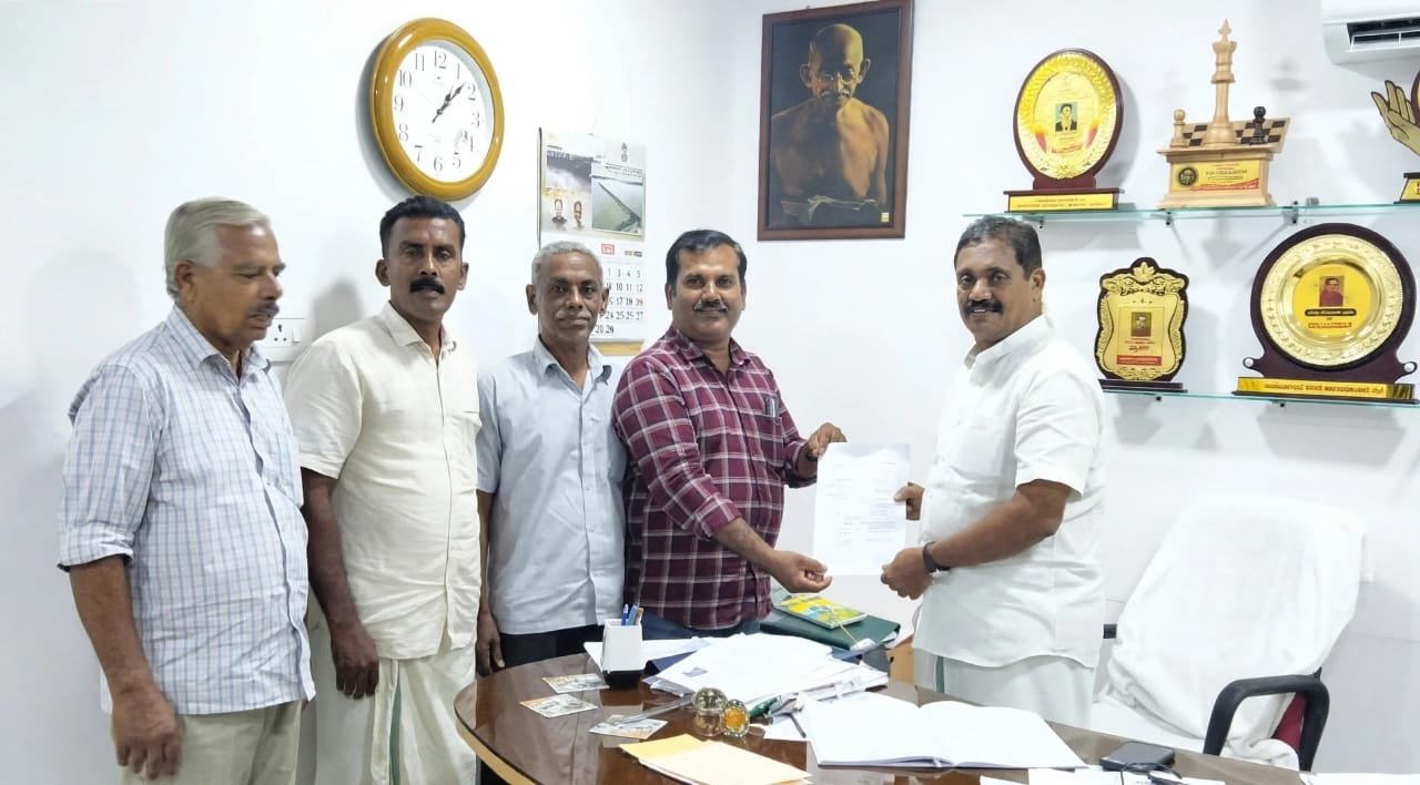ചാലക്കരയുടെ സമഗ്രമായ വികസനത്തിന്റെ ഒരു രൂപരേഖ CPI(M) ചാലക്കര ബ്രാഞ്ച് പ്രതിനിധികൾ   മാഹി MLA ക്ക് സമർപ്പിച്ചു.
