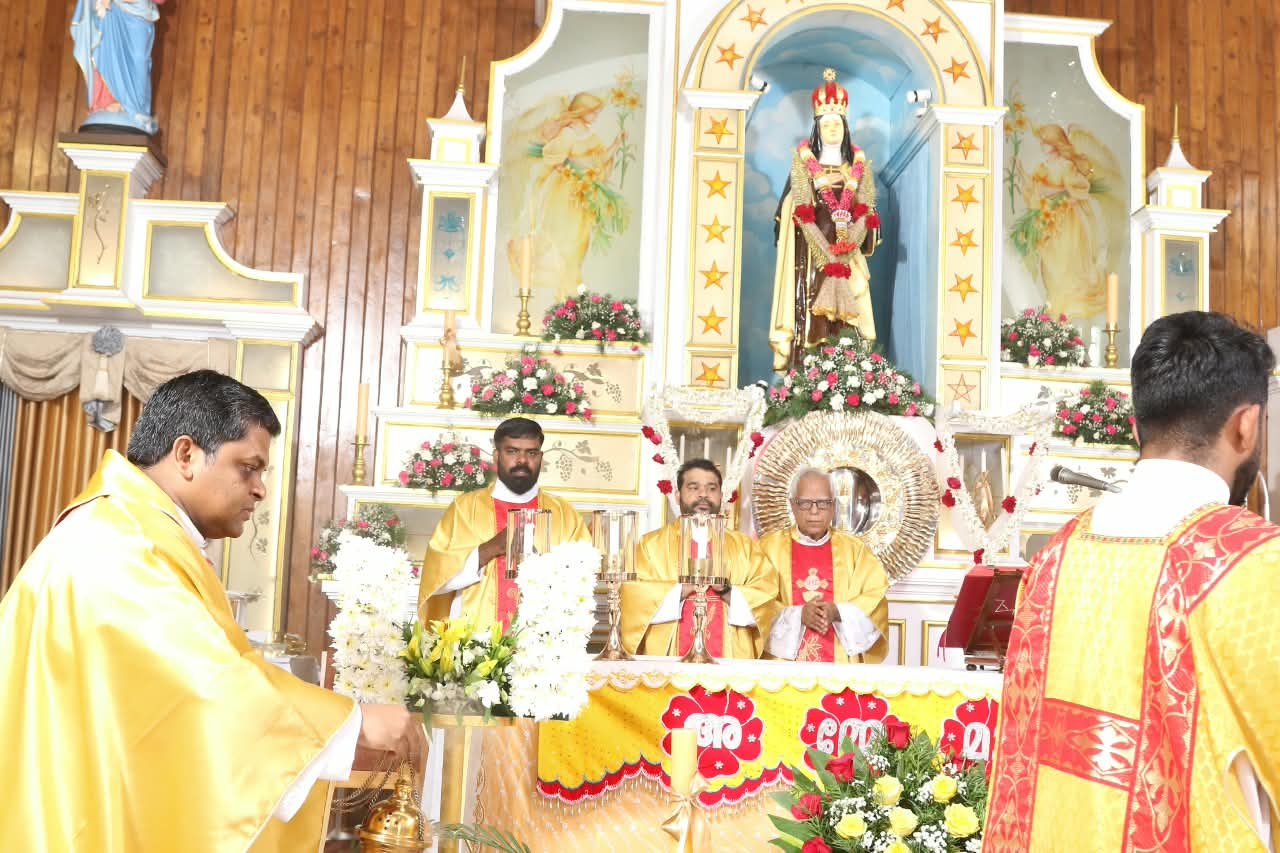 ഡോ. ജൻസൻ പുത്തൻവീട്ടിൽന്റെ മുഖ്യ കാർമികത്വത്തിൽ ആഘോഷമായ ദിവ്യബലി അർപ്പിച്ചു