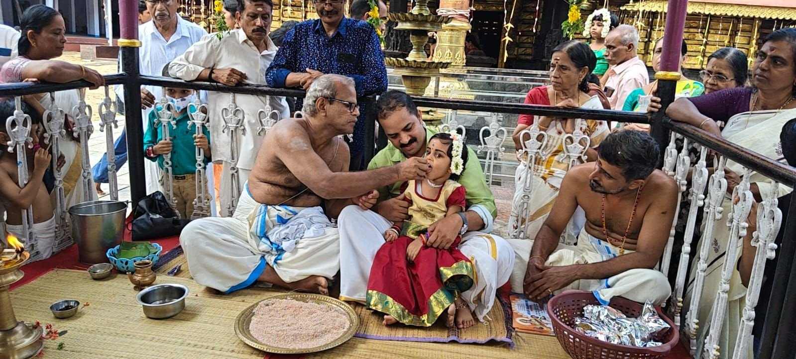 *മാഹി ശ്രീകൃഷ്ണ ക്ഷേത്രത്തിൽ വിജയദശമി ആഘോഷം*