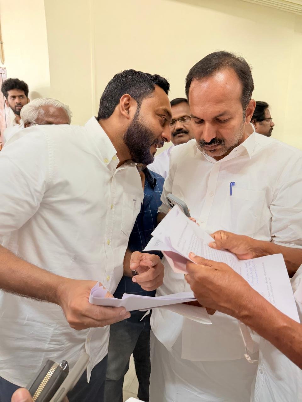 ന്യൂ മാഹിയിൽ പുതിയ വികസന കുതിപ്പ്: മമ്മി മുക്ക് - പെരിങ്ങാടി റോഡ് ടൂറിസം കേന്ദ്രമാക്കാൻ മന്ത്രിമാർക്ക് നിവേദനം നൽകി ഗ്രാമപഞ്ചായത്ത് മെമ്പർ അസ്‌ലം ടി എച്.