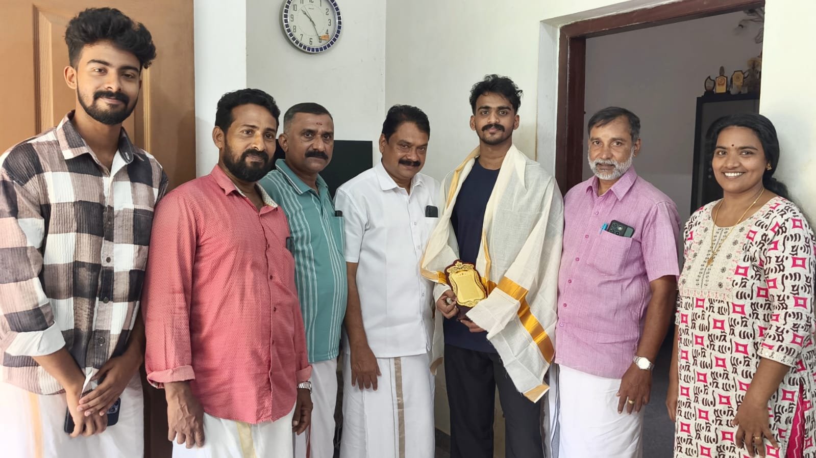റാങ്ക് ജേതാവ് അഭിജിത്തിനെ അനുമോദിച്ചു
